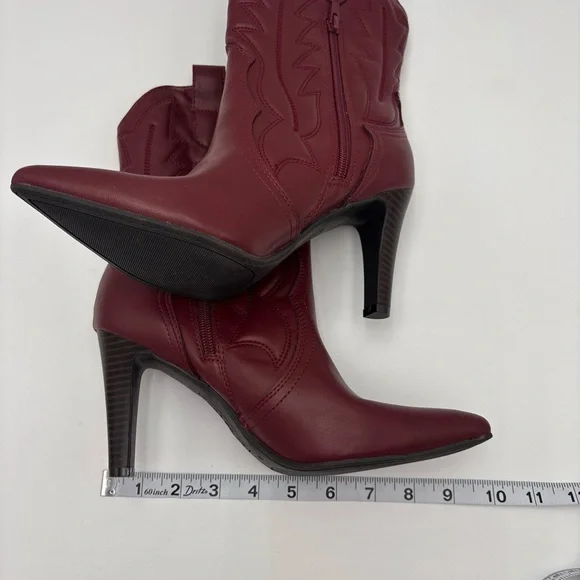Indigo Red Heeled Boots with Classic Western Elegance - Picture 12 of 12
